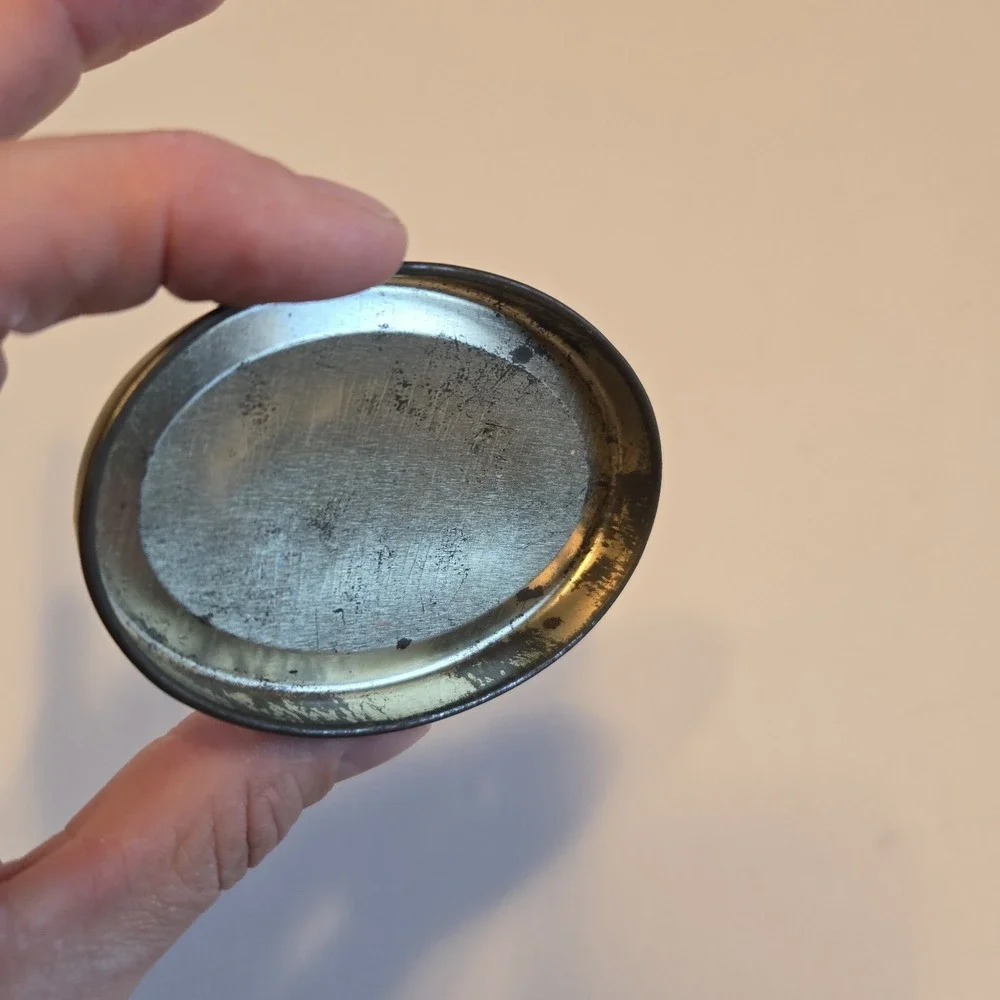 Vintage Shackman‎ 1976 Ladies Picnic Oval Tea Tin and Lid